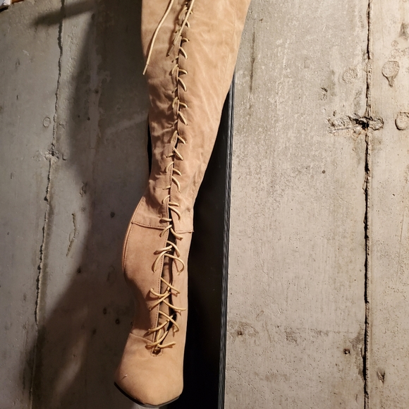 Lace up boots - Picture 2 of 4